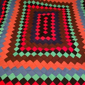 Quilt vintage hand stitched 71”x87” polyester pieced hand sewn